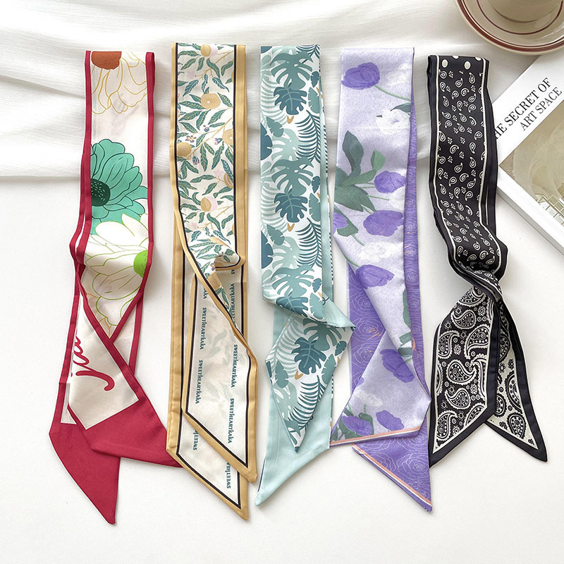 Yeni lüks Marka Modeli Küçük i - Silk Neck Scarf incelemesi ve fiyatı